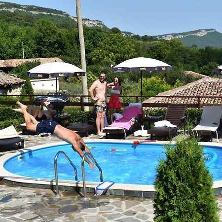 Guest House Hristova Kashta - Христова Къща Cherni Vrukh ภายนอก รูปภาพ