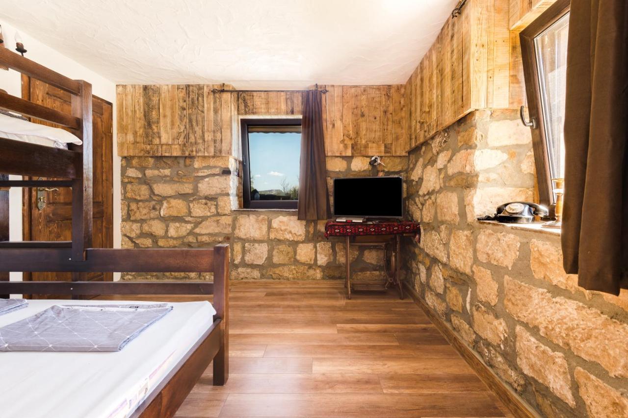 Guest House Hristova Kashta - Христова Къща Cherni Vrukh ภายนอก รูปภาพ
