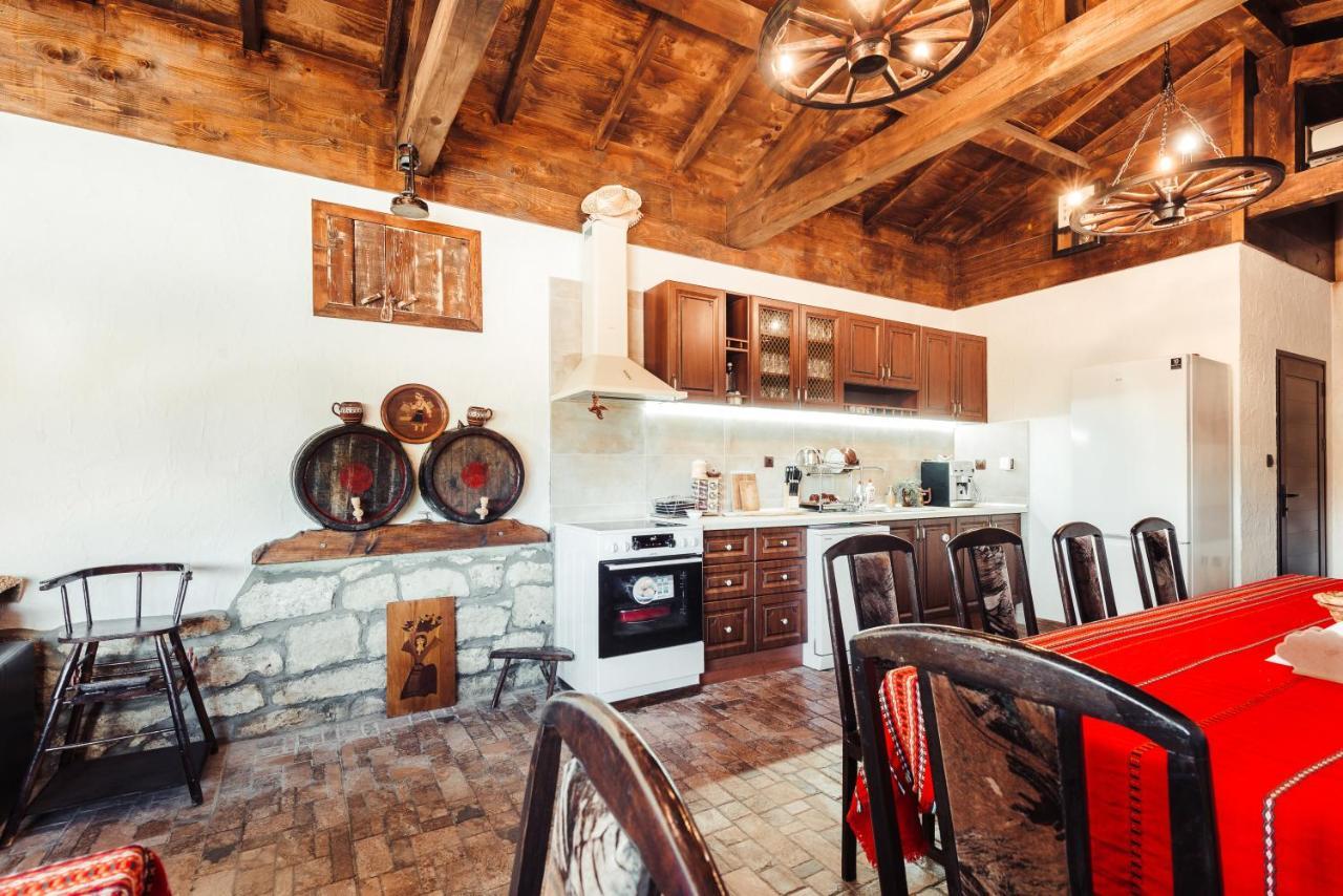 Guest House Hristova Kashta - Христова Къща Cherni Vrukh ภายนอก รูปภาพ