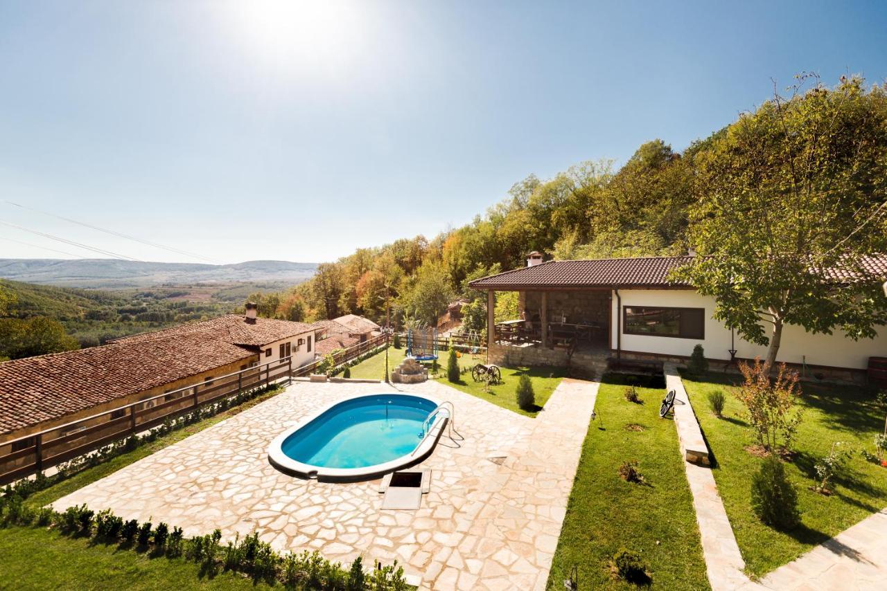 Guest House Hristova Kashta - Христова Къща Cherni Vrukh ภายนอก รูปภาพ