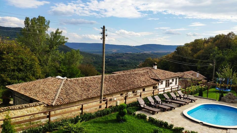 Guest House Hristova Kashta - Христова Къща Cherni Vrukh ภายนอก รูปภาพ