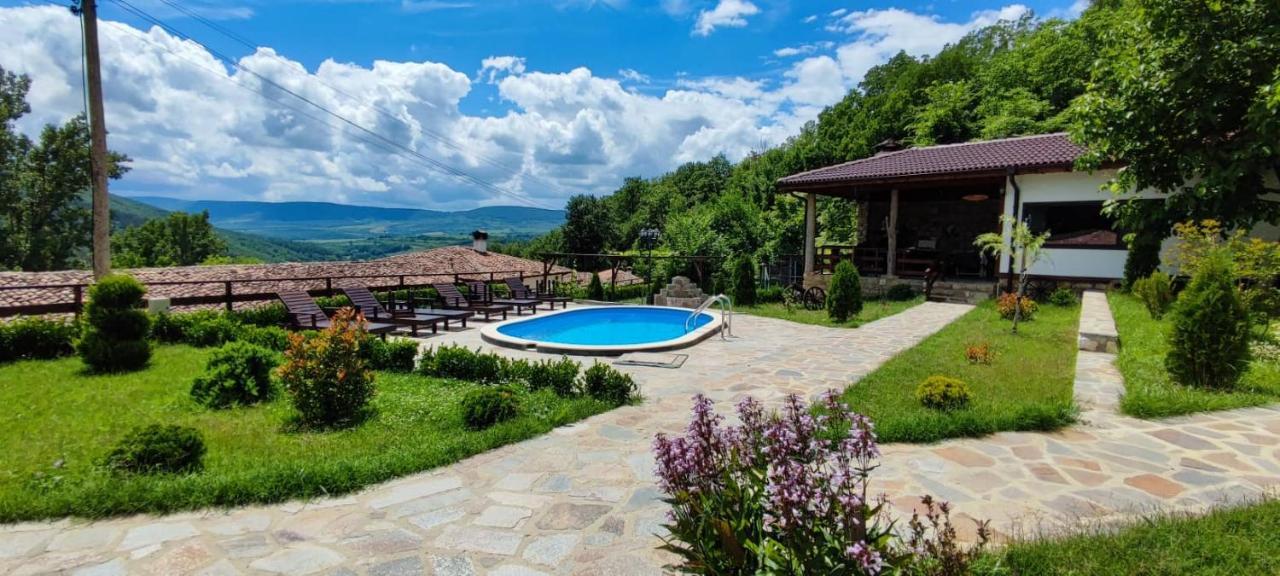 Guest House Hristova Kashta - Христова Къща Cherni Vrukh ภายนอก รูปภาพ