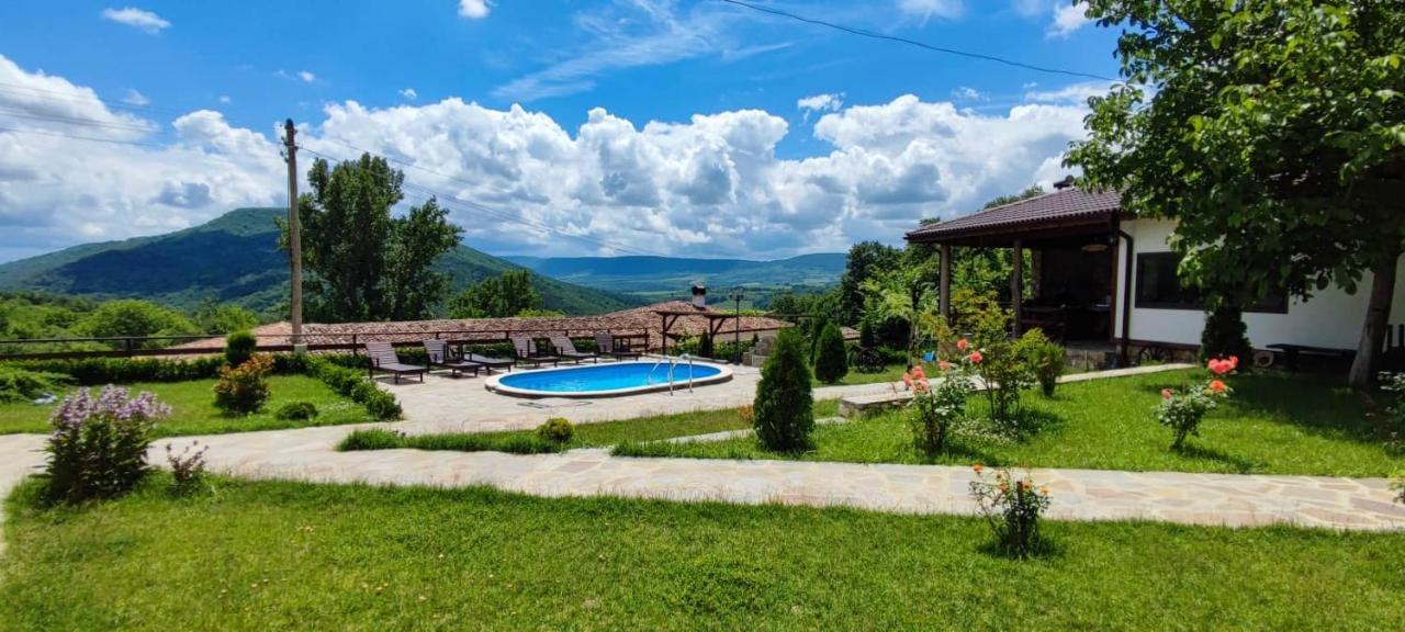 Guest House Hristova Kashta - Христова Къща Cherni Vrukh ภายนอก รูปภาพ