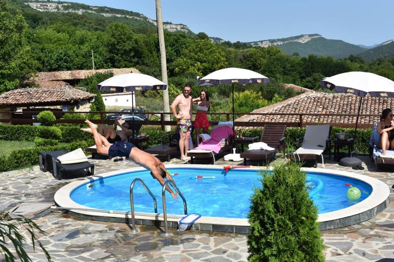 Guest House Hristova Kashta - Христова Къща Cherni Vrukh ภายนอก รูปภาพ